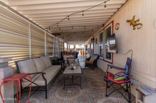 8936 Lakeview Dr, Chandler AZ 85248-6917 exterior