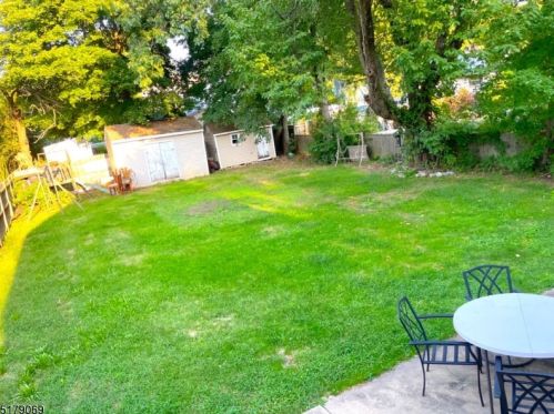 38 Bernard Ave, Edison NJ 08837-3431 exterior