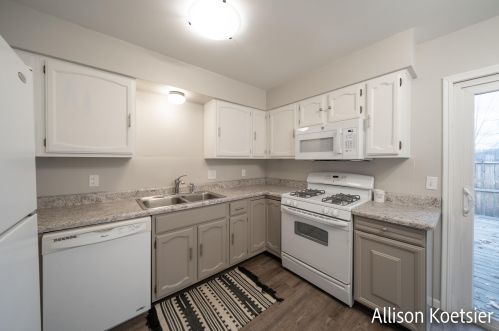 4301 36th St, Grand Rapids MI 49512-1947 exterior