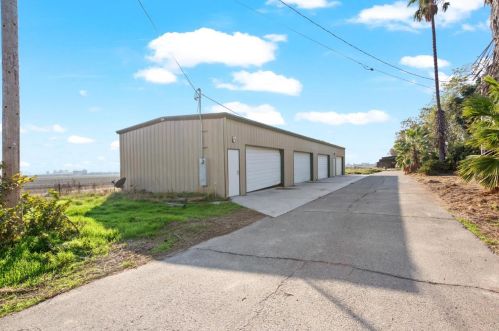 2507 Golf Rd, Turlock CA 95380-9748 exterior