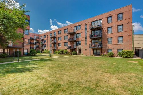 5232 Campbell Ave, Chicago IL  60625-2402 exterior