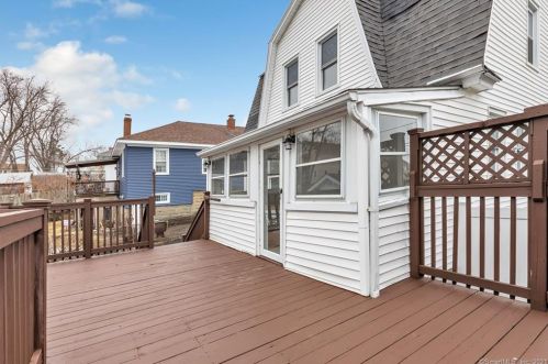 41 Spg St, Milford CT 06460-5052 exterior