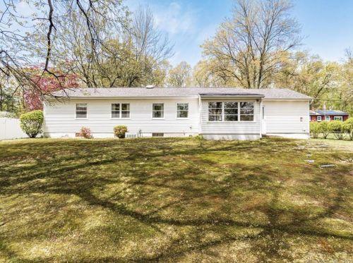 30 Sharren Ln, Enfield CT 06082-2030 exterior