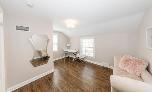 5926 Santa Monica Blvd, Milwaukee WI 53217-4619 exterior