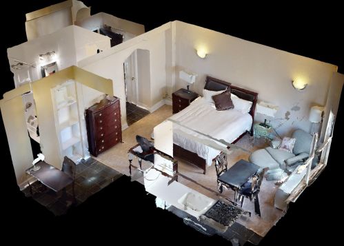 1028 Juneau Ave, Milwaukee WI  53202-2933 exterior