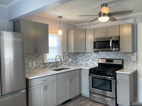 257 Lawrence Ave, Hasbrouck Heights NJ  07604-2109 exterior