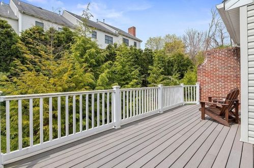 700 Highpointe Cir, Pittsburgh PA 15220-1854 exterior