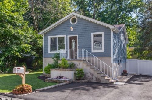 14 Lackawanna Trl, Hopatcong NJ  07843-1215 exterior