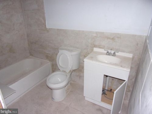 2210 17 St, Philadelphia PA 19132-4404 exterior