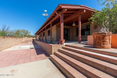 7437 Casablanca Dr, Tucson AZ 85704-1315 exterior