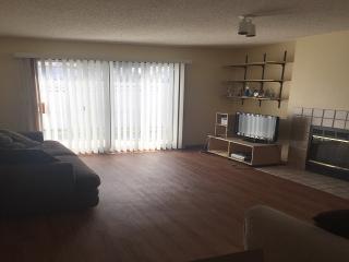 5612 Pompano Dr, Hopkins MN  55343-4137 exterior