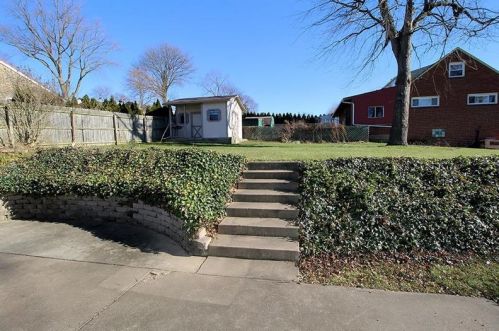 2400 Allender Ave, Pittsburgh PA 15220-3906 exterior