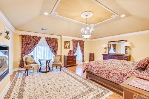 21 Southfield Rd, Edison NJ 08820-3141 exterior