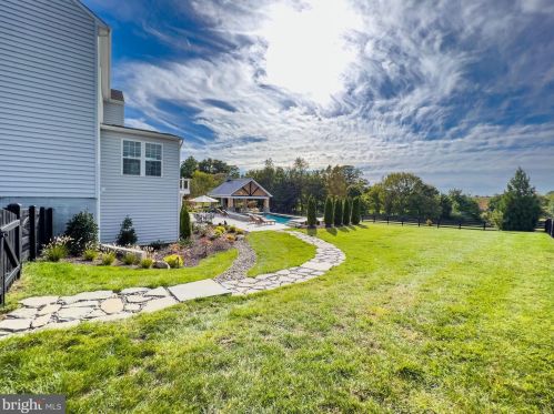 23073 Creighton Farms Dr, Leesburg VA 20175-6491 exterior