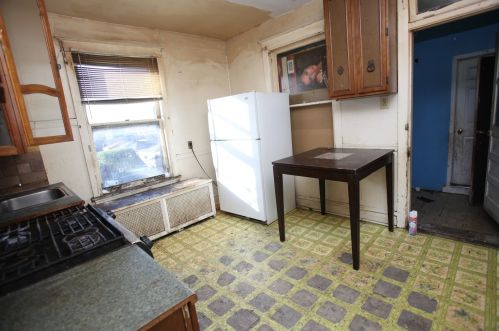 2240 Mason Ave, Chicago IL 60630-1912 exterior