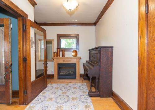 1557 50th St, Milwaukee, WI 53208-2210