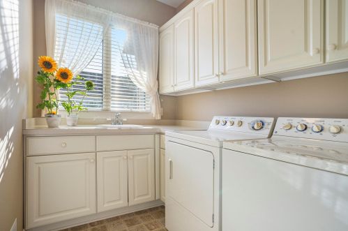 2309 Pleasant Pond Dr, Byron Township MI 49315-8488 exterior