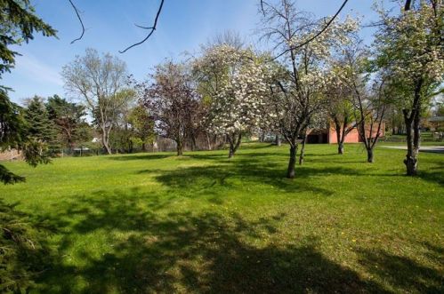 9117 Lancelot Dr, Pittsburgh, PA 15237-5931