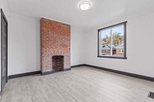 1624 Jancey St, Pittsburgh PA  15206-1327 exterior