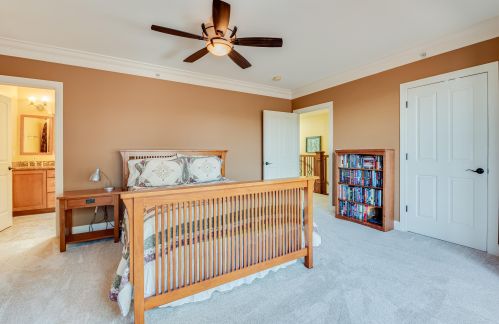 822 Hamilton St, Milwaukee WI 53202-1607 exterior