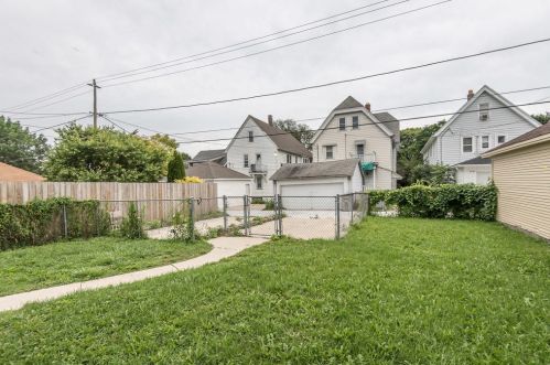 2134 52nd St, Milwaukee WI  53208-1135 exterior