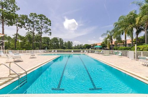 5893 Northridge Dr, Naples FL 34110-2376 exterior