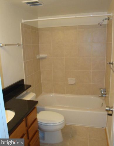 5618 Bloomfield Dr, Alexandria VA  22312-2567 exterior