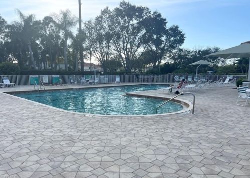 5260 Birmingham Dr, Naples FL 34110-9001 exterior