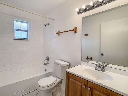 5657 Boynton Cv Way, Boynton Beach FL 33437-2651 exterior