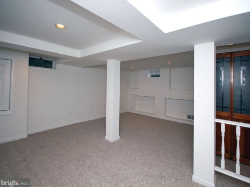 20 Fogarty Dr, Trenton NJ 08619-4320 exterior