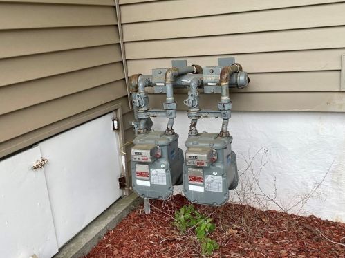 49 Poland St, Webster MA 01570-2712 exterior