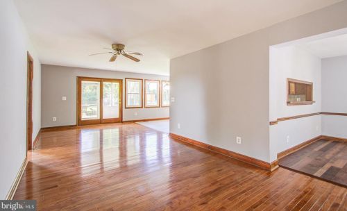 215 Highland Ave, Rockville MD  20850-4136 exterior