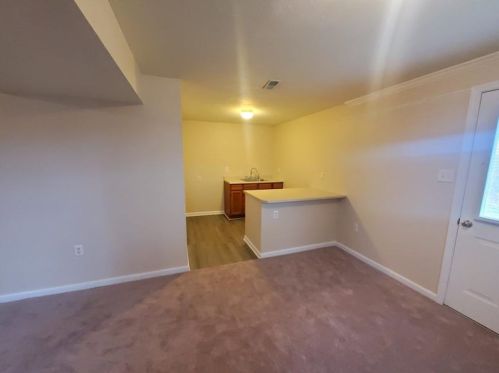 134 Nottingham Dr, Pittsburgh PA 15235-5120 exterior