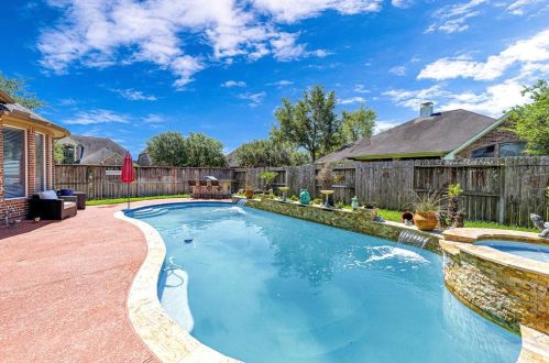 28203 Emerald Creek Ln, Fulshear TX 77441-2031 exterior