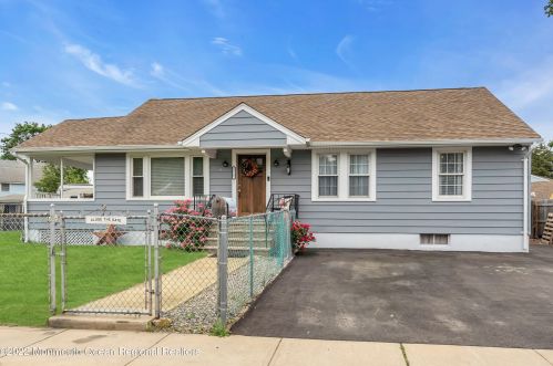 215 Elm St, Lakehurst NJ  08733-2913 exterior