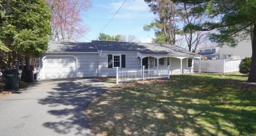 16 Sunrise Ter, Springfield, MA 01119-2514