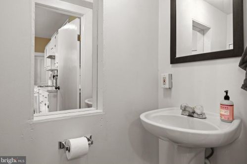 557 Prince St, Lancaster PA 17603-3025 exterior