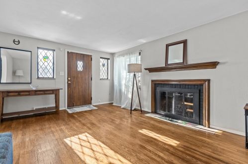 326 Altoona Pl, Pittsburgh PA  15243-2063 exterior