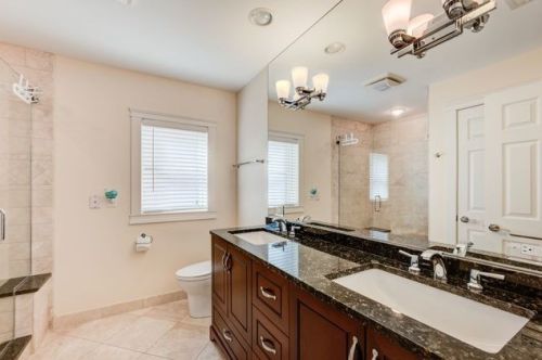 7765 Thorndale Ave, Chicago IL 60631-2351 exterior