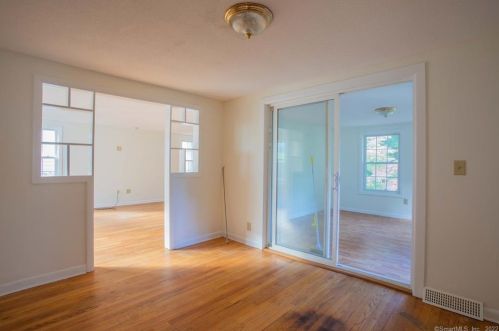 12 Linda Ave, Uncasville CT 06382-1723 exterior