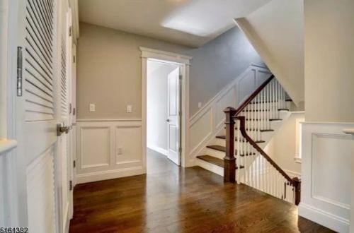 30 Elmwood Dr, Livingston NJ  07039-2205 exterior