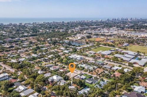 1261 12 Ave, Naples FL 34120-3454 exterior