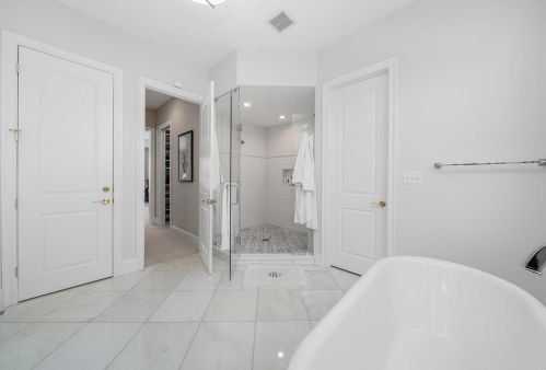 11428 Clayton Rd, Saint Louis MO 63131-2502 exterior