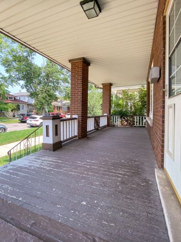 5725 Grace St, Chicago, IL 60634-2652