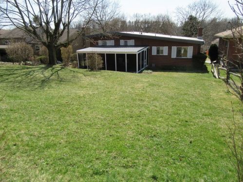 901 Fredericka Dr, Pittsburgh, PA 15236-3432