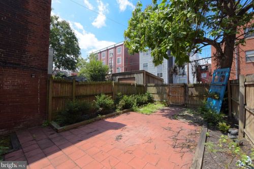 1424 10 St, Washington DC 20001-3214 exterior