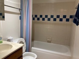 220 Hoyne Ave, Chicago IL 60643-4004 exterior