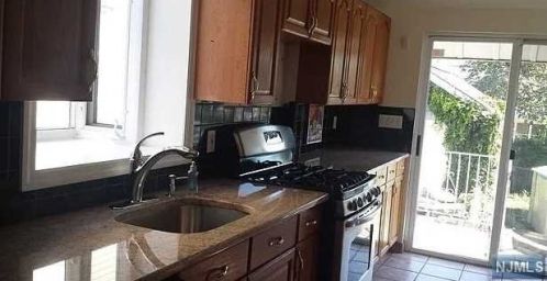 369 Nelson Ave, Cliffside Park NJ  07010-1806 exterior