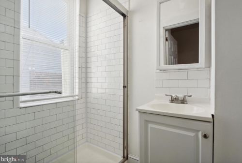 2115 Cumberland St, Philadelphia PA 19125-1718 exterior