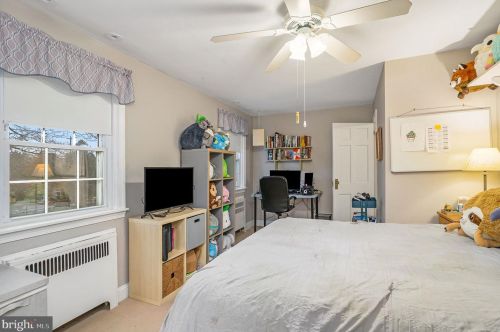 25 Myrtle Ave, Pittsburgh PA 19083-5706 exterior